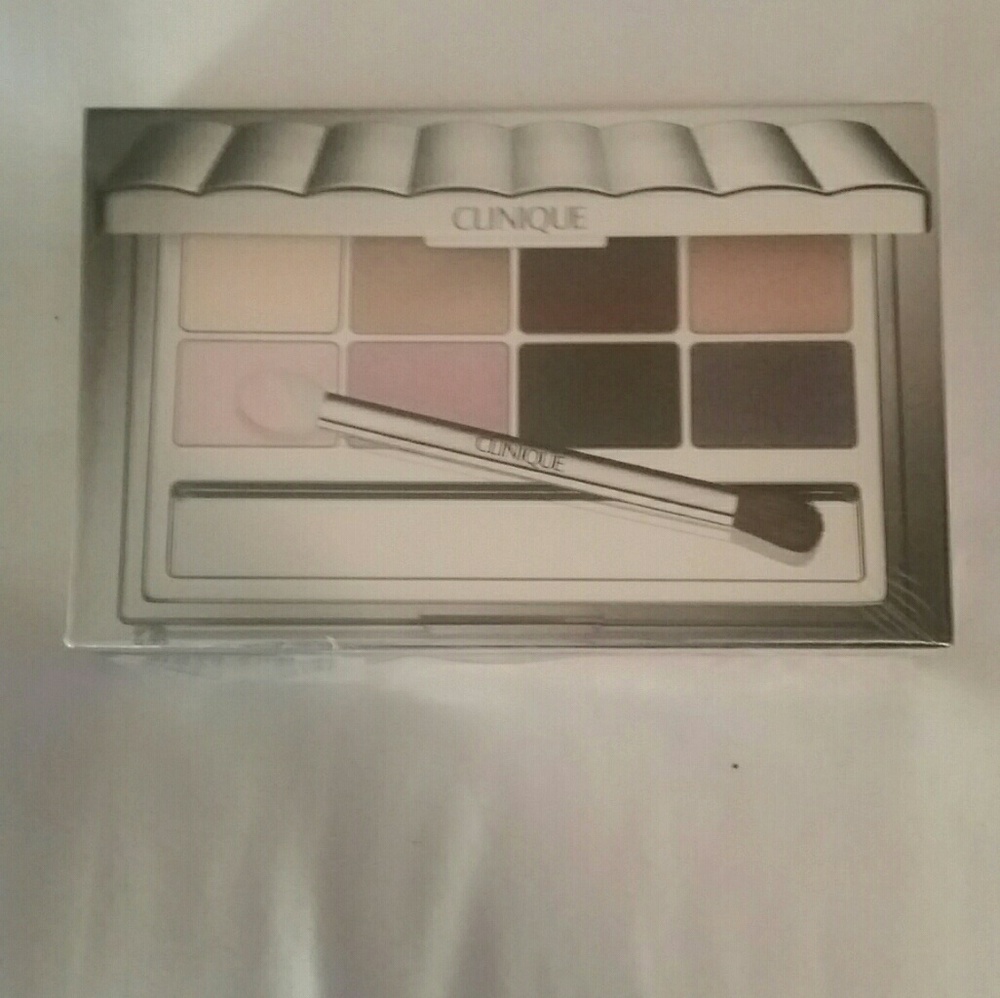 Clinique exclusive